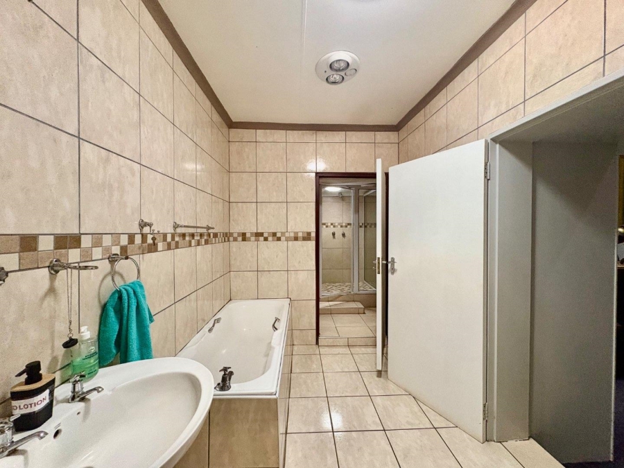 4 Bedroom Property for Sale in Westdene Free State